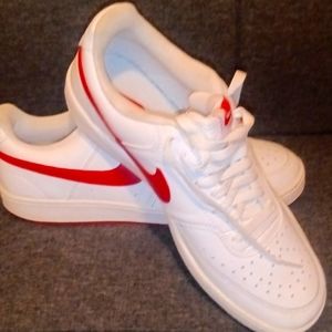 Nike low top sneakers